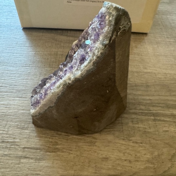New Emporion Gems Amethyst Crystal 2.21 LBS - Picture 4 of 9